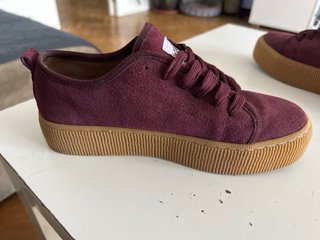 Zapatillas Pitas rojas ante