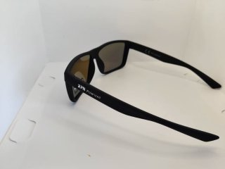 Gafas de sol polarizadas negras y azules