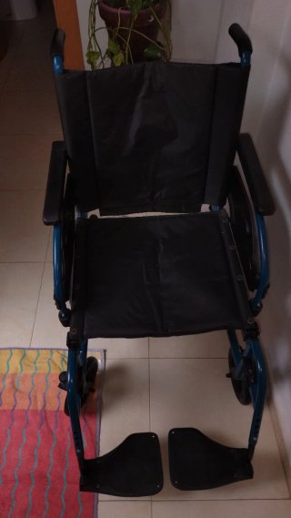 Silla de ruedas plegable ancho especial