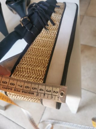 Sandali Biblos neri con frange