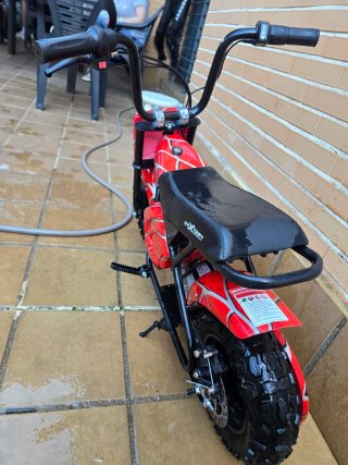Moto Eléctrica Infantil Roja y Negra