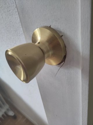 Puerta madera con cristal decorado