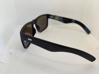 Gafas de sol polarizadas negras y azules