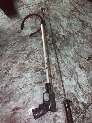 Arpón de pesca con empuñadura