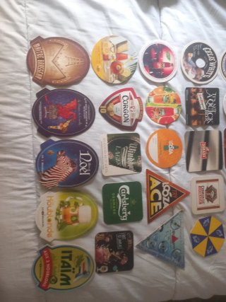 Set di 30 sottobicchieri per birra assortiti