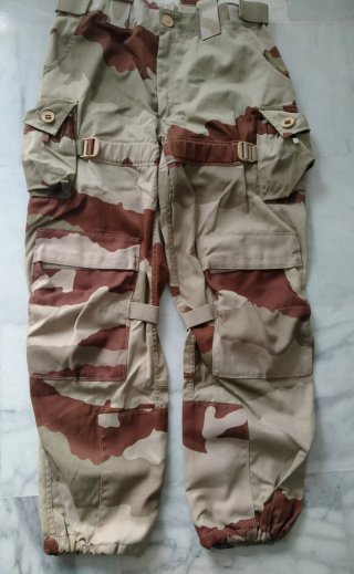 UNIFORME FUERZAS ESPECIALES LEGIÓN FRANCESA