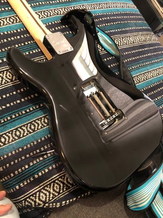 Squier Stratocaster Negra, apenas usada