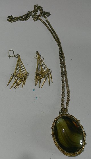 Set Collana e Orecchini con Pietra