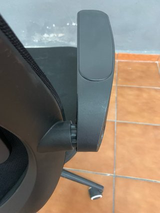 Silla de oficina giratoria negra