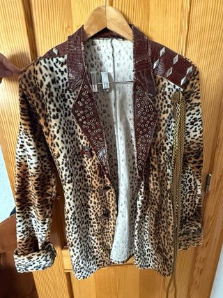 Chaqueta animal print dorada talla S