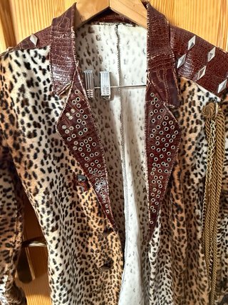Chaqueta animal print dorada talla S