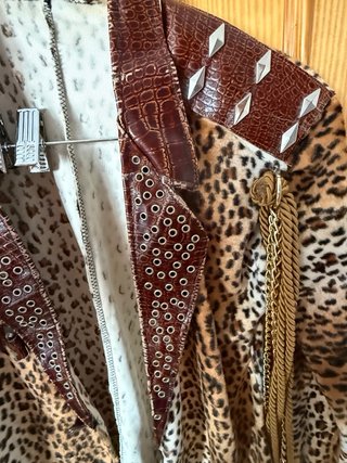 Chaqueta animal print dorada talla S