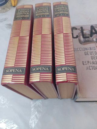 Diccionario latino-español y español latino
