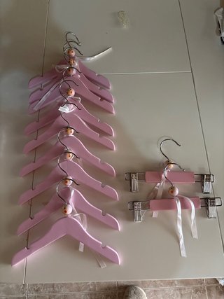 Perchas Zara Niña Rosas (Pack 10)