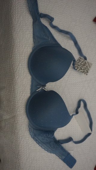 Sujetadores nuevos T.90 y 95 leer