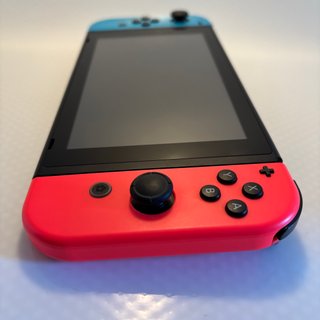 Console Nintendo Switch Completa di Scatola