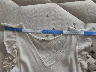 Blusa de verano blanco roto crema