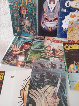 Lote 50 Cómics Variados (Batman, Bone, etc.)