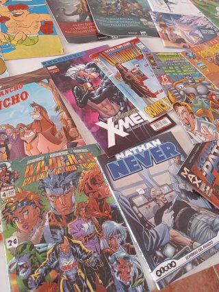 Lote 50 Cómics Variados (Batman, Bone, etc.)