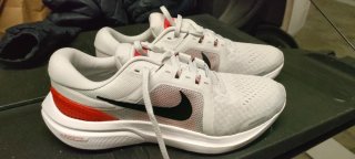 Tenis Nike Air Zoom Vomero 16
