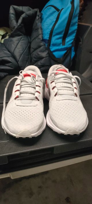 Tenis Nike Air Zoom Vomero 16