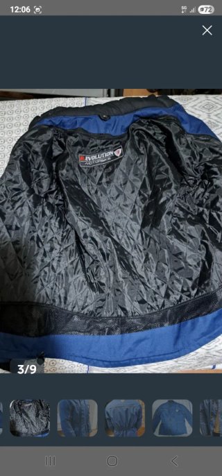 Chaqueta de moto azul con cinturón