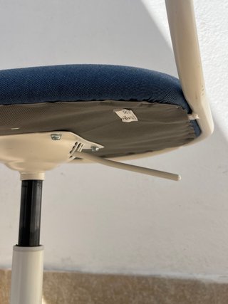 Silla de escritorio Ikea azul y blanca