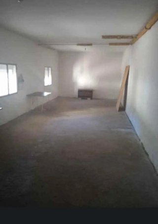 Alquilo trastero en buen estado  no pernocta .