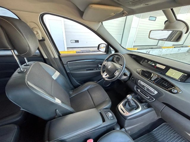 Renault Grand Scenic 2012