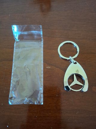 Portachiavi Mercedes Benz con gettone carrello