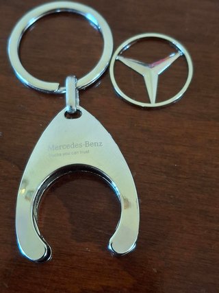 Portachiavi Mercedes Benz con gettone carrello
