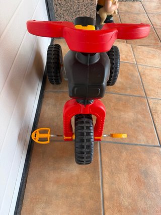 Triciclo para bebé como nuevo