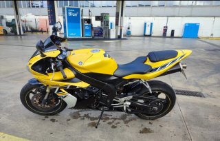 Yamaha R1 50th aniversario