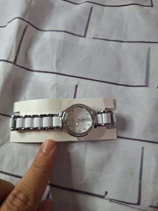 Reloj elegante plateado y blanco MUJER
