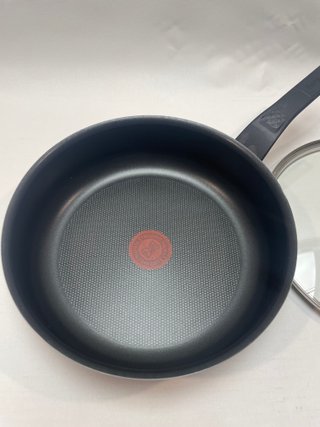 Sartén Tefal 24cm Easy Cook&Clean con Tapa