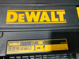 Taladro percutor Dewalt D25144K