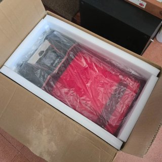 Impresora 3D Elegoo Saturn 2 Negra/Roja