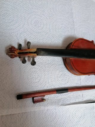 Mini violín vintage con estuche