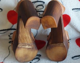 Sandalias de piel con plataforma