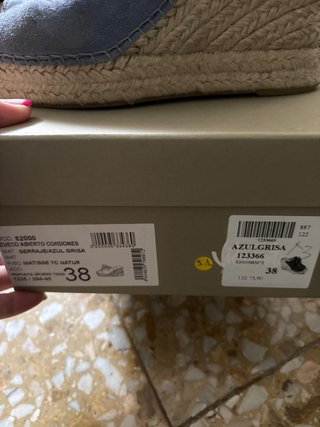 Zuecos de cuña con cordones