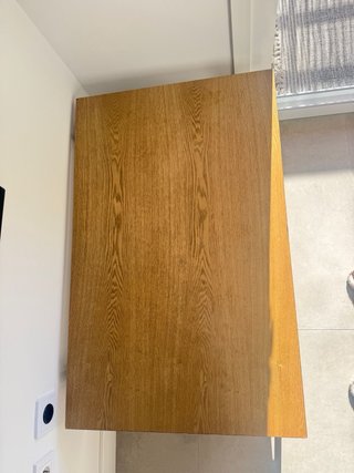 Mesa de salón de madera