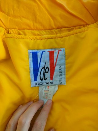 Abrigo vintage naranja y amarillo. Unisex
