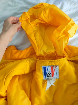 Abrigo vintage naranja y amarillo. Unisex