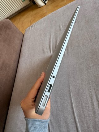 MacBook Air 13” 2015 8GB RAM Plata en buen estado