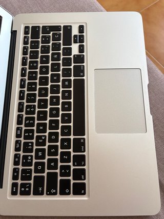 MacBook Air 13” 2015 8GB RAM Plata en buen estado
