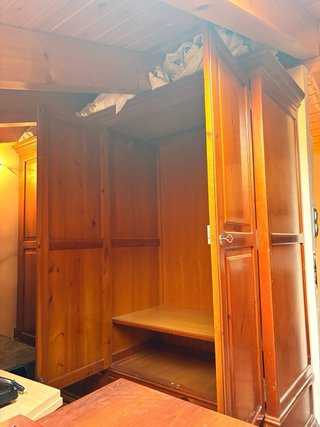 Armario de madera maciza pino