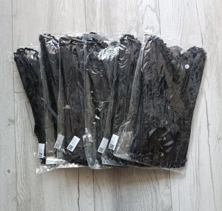 Corsé negro con encaje y lazos