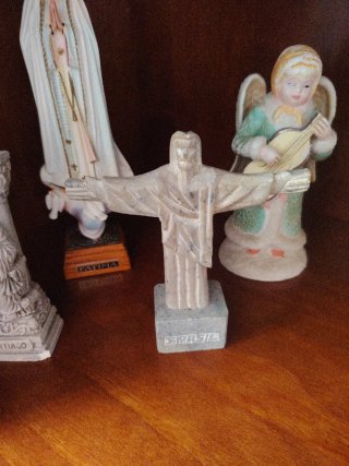 Figuras religiosas: Fátima, Brasil, Santiago