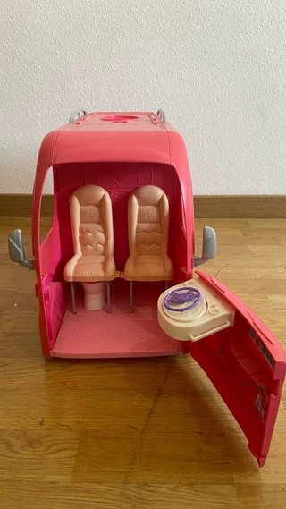 Caravana Barbie con tobogán y accesorios