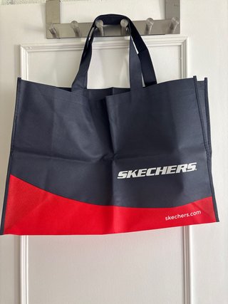 Bolsa Skechers Negra y Roja